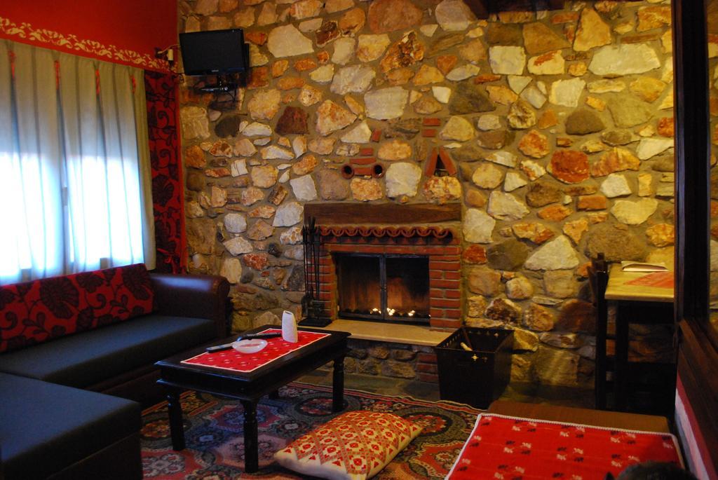 Tzivaeri Apartment *